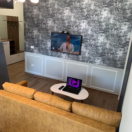 Apartment I&s 6
