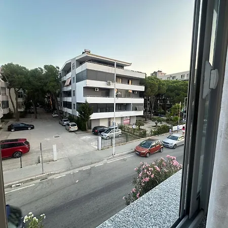 I&s 6 * Golem (Tirana)